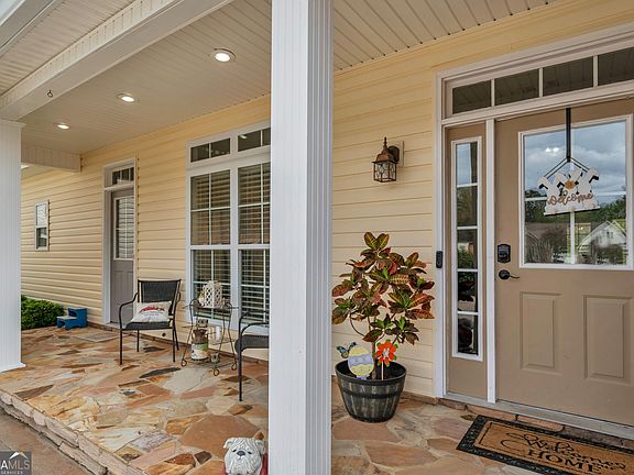 2nd image of 208 Hedge Row