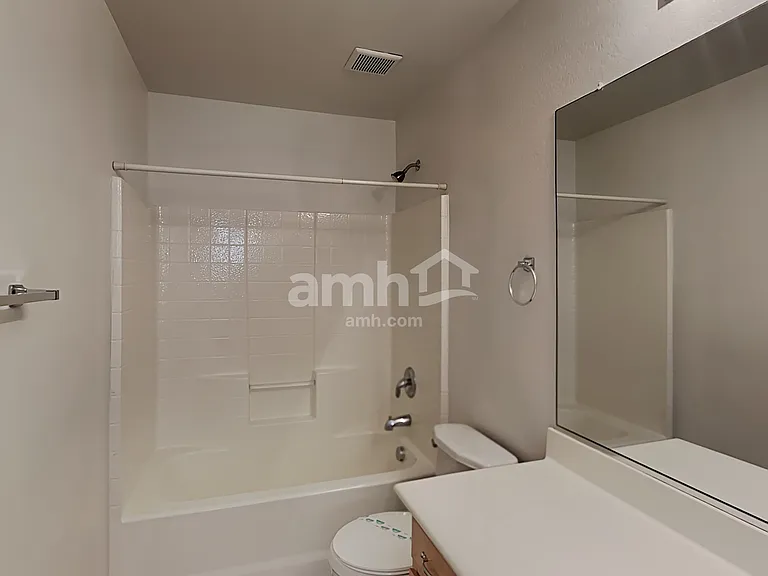 17403 W Langer Ln — Photo 17