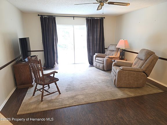 5th image of 12912 Willoughby Ln