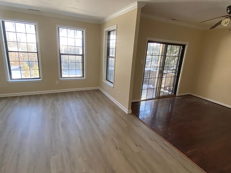 1404 Weatherstone Dr — Photo 9