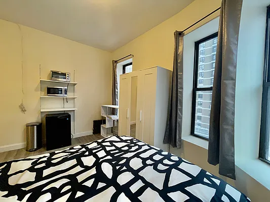 Rented by Bond New York | media 18