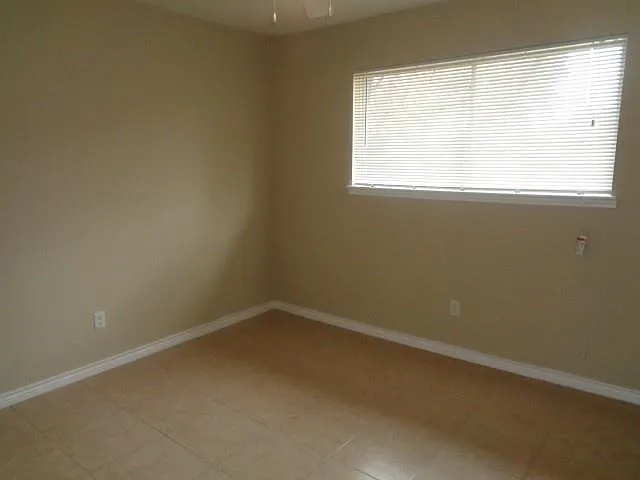 14022 Greenway Dr — Photo 4