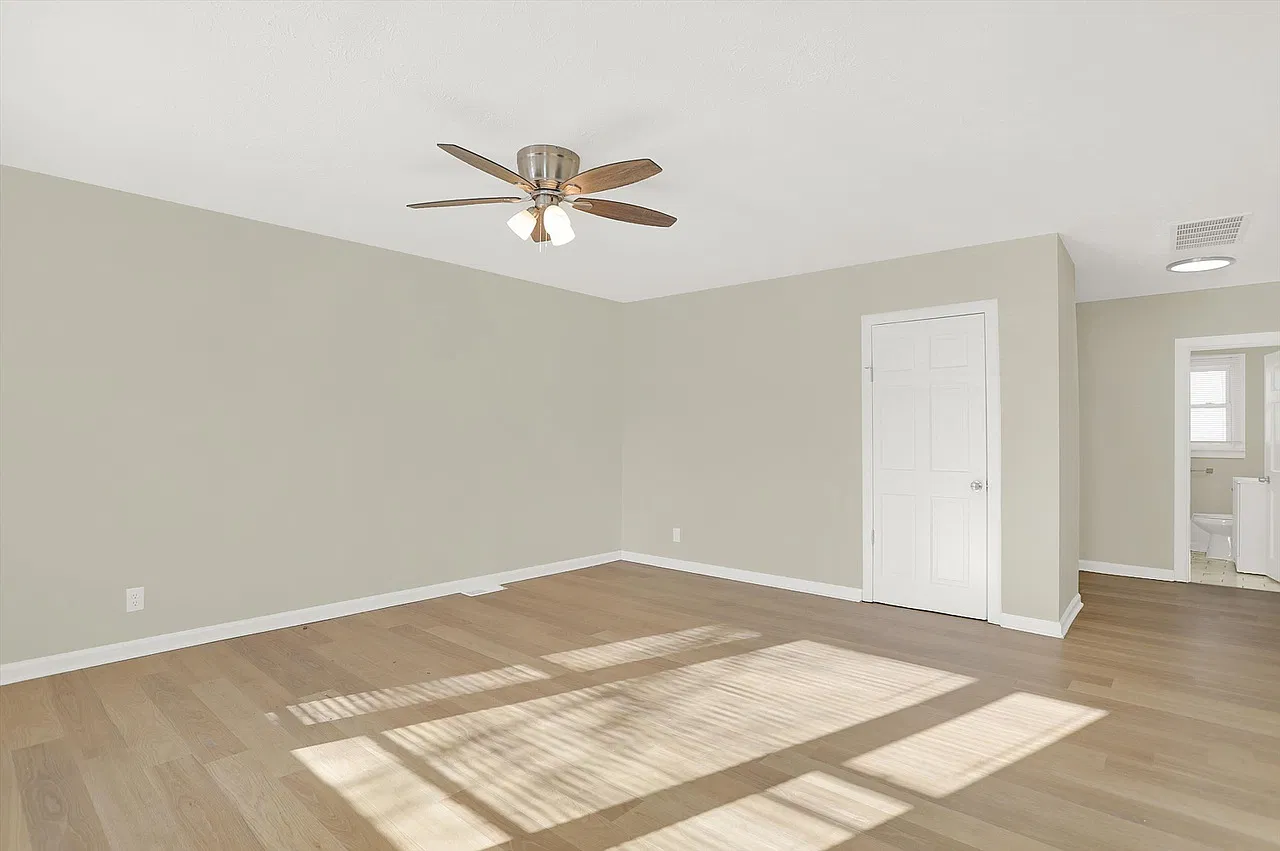 2 bed, 972 sqft, $1,500 — Photo 4