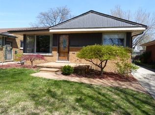 19645 Lochmoor St, Harper Woods, MI 48225