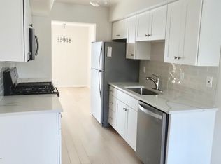 27 Rambling Meadows Ct, Tinton Falls, NJ 07724