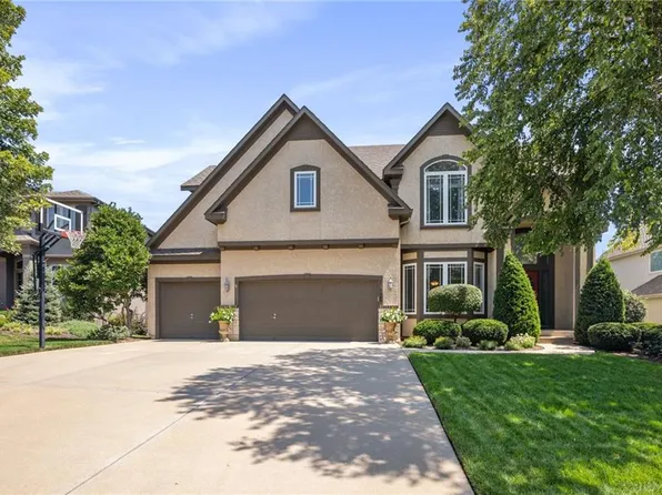 11225 S Lewis Dr, Olathe, KS 66061