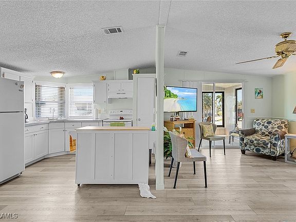 5th image of 5017 Gulfgate Ln