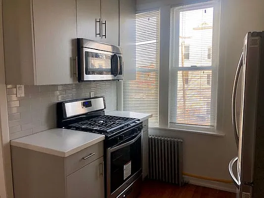 Rented by Capri Jet Realty Corp | media 2