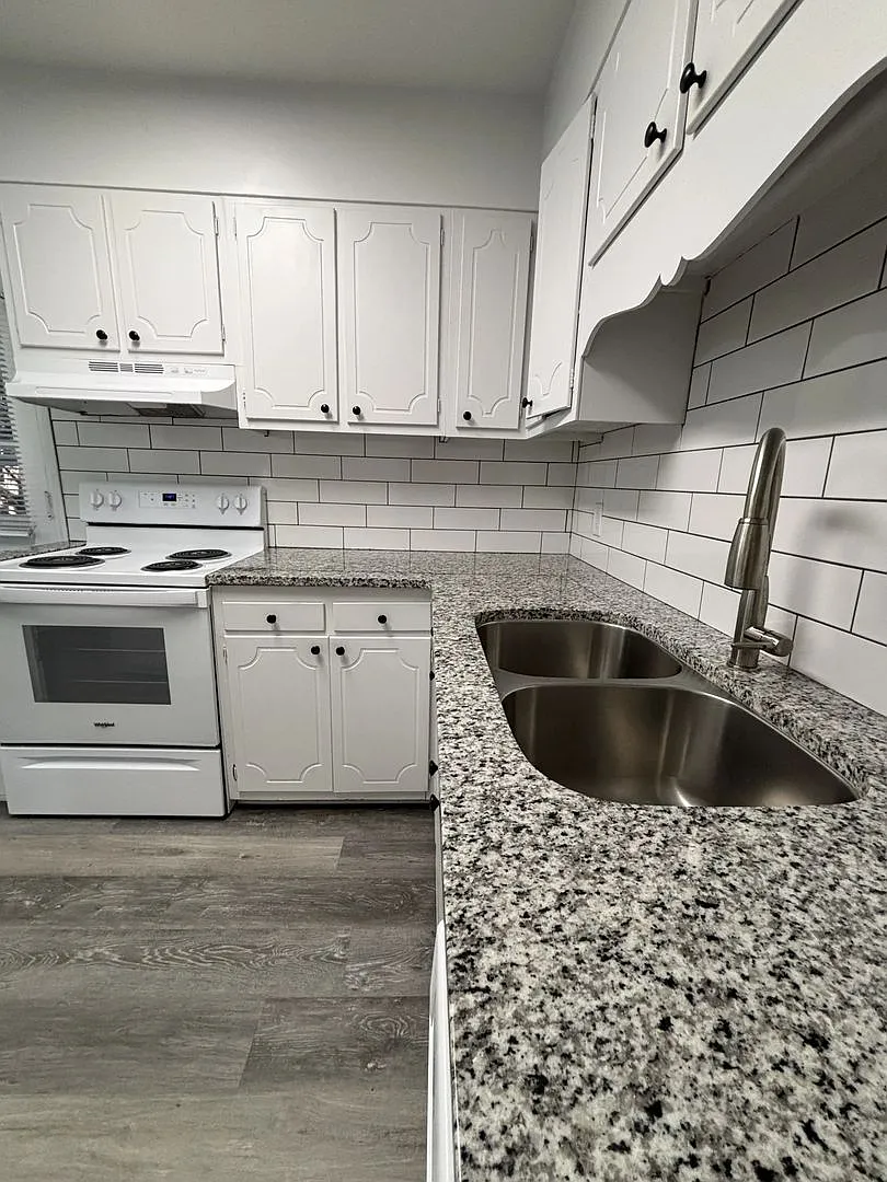 Convenient 2-Bedroom Kernersville Townhouse with Water Included — Photo 4
