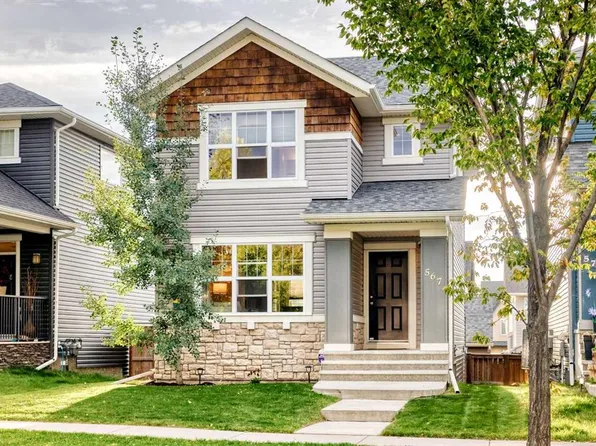 567 E Evanston Dr NW, Calgary, AB T3P 0H4