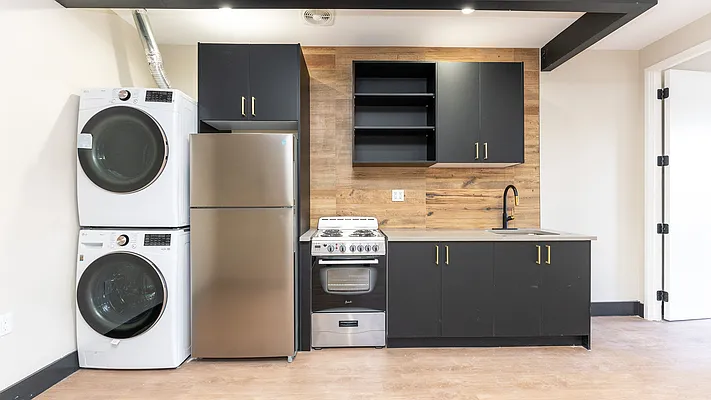 Rented by Aron Fried, LREB | media 1