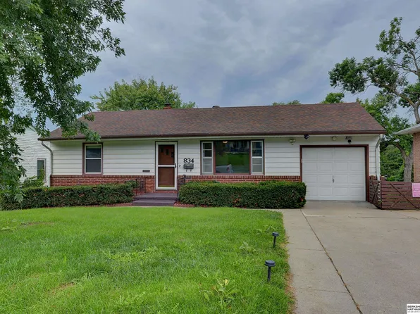 834 N 76th St, Omaha, NE 68114