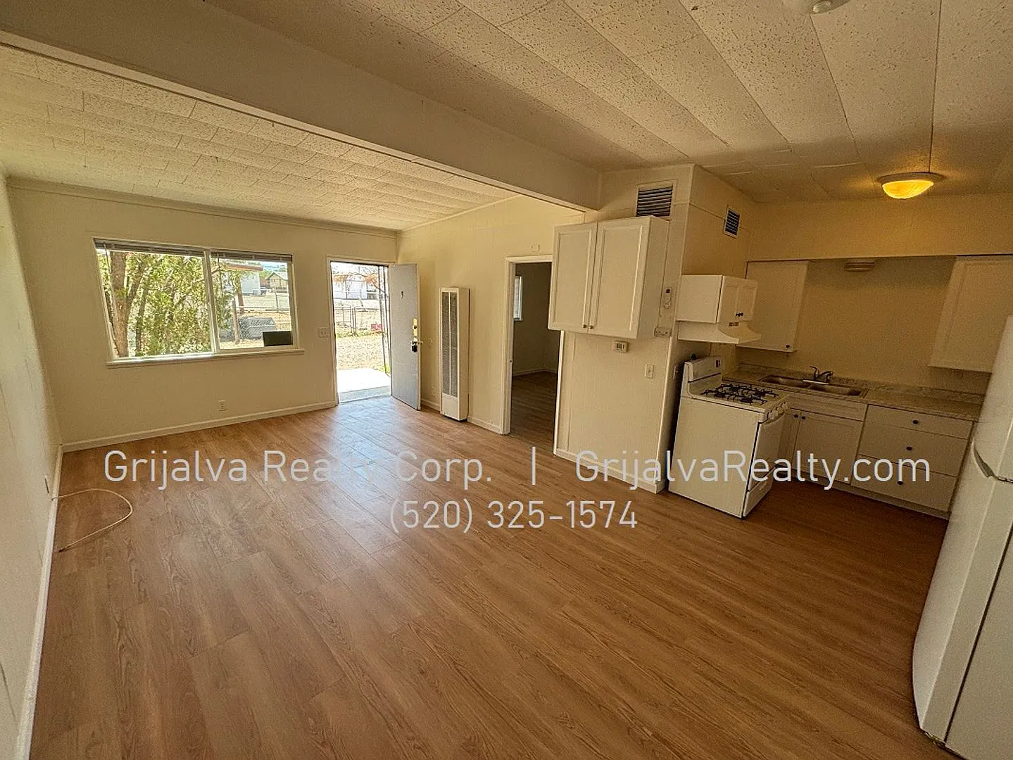 320 Mohave Maintenance — Photo 2