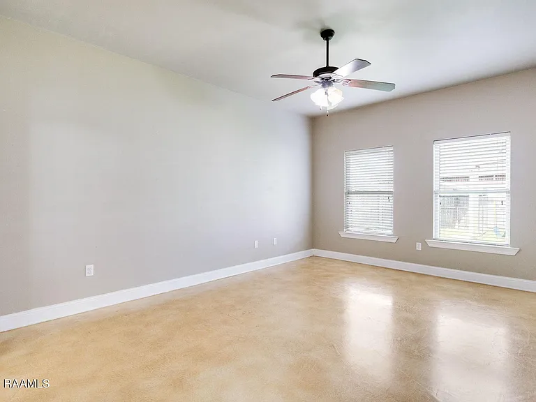 205 Quiet Bluff Dr — Photo 16