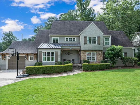2957 Pine Haven Dr, Mountain Brook, AL 35223