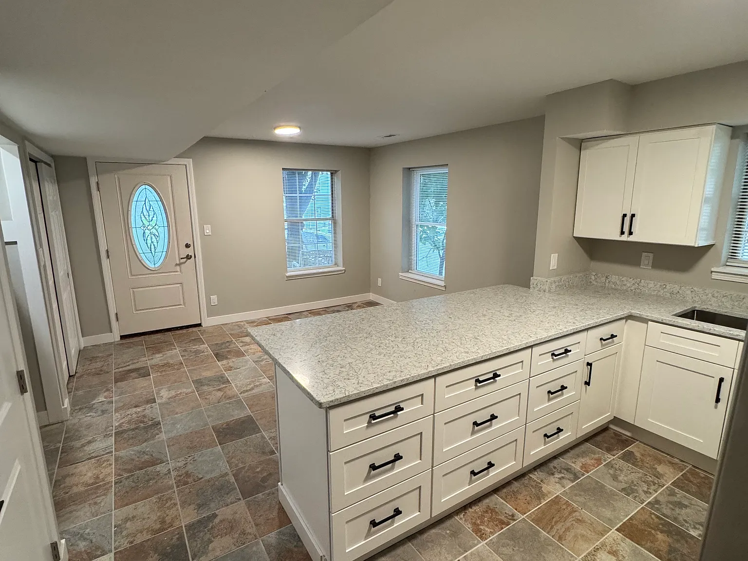 3 bed, 1.5 bath, 1500 sqft, $1,700 — Photo 4