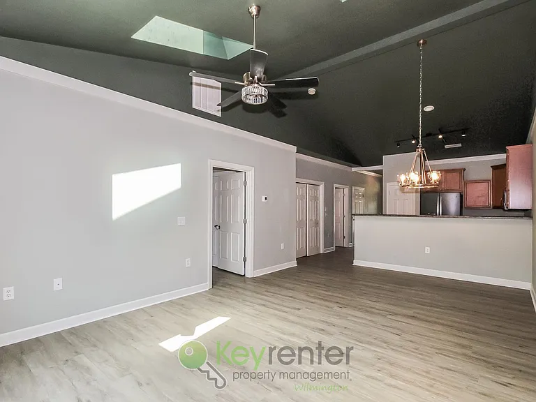 5006 Carleton Dr #135 — Photo 3