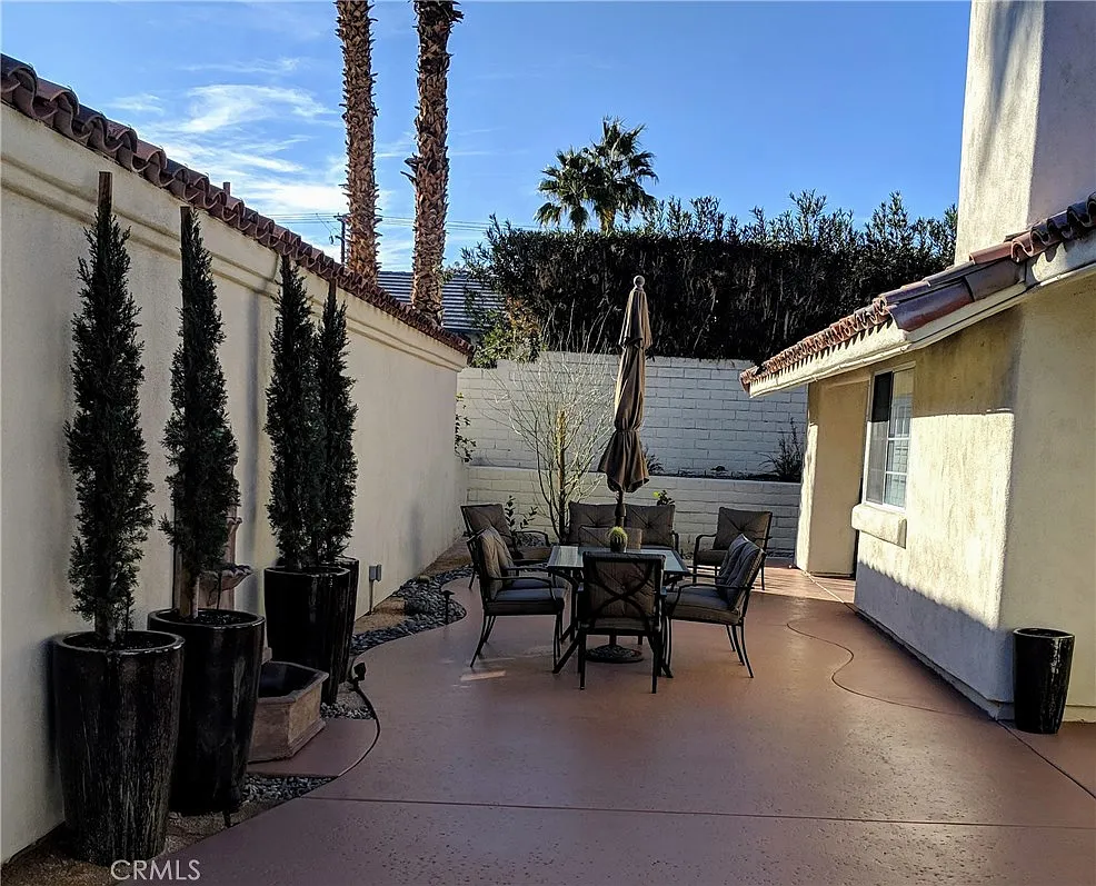 2 bed, 2.5 bath, 1650 sqft, $4,500 — Photo 2