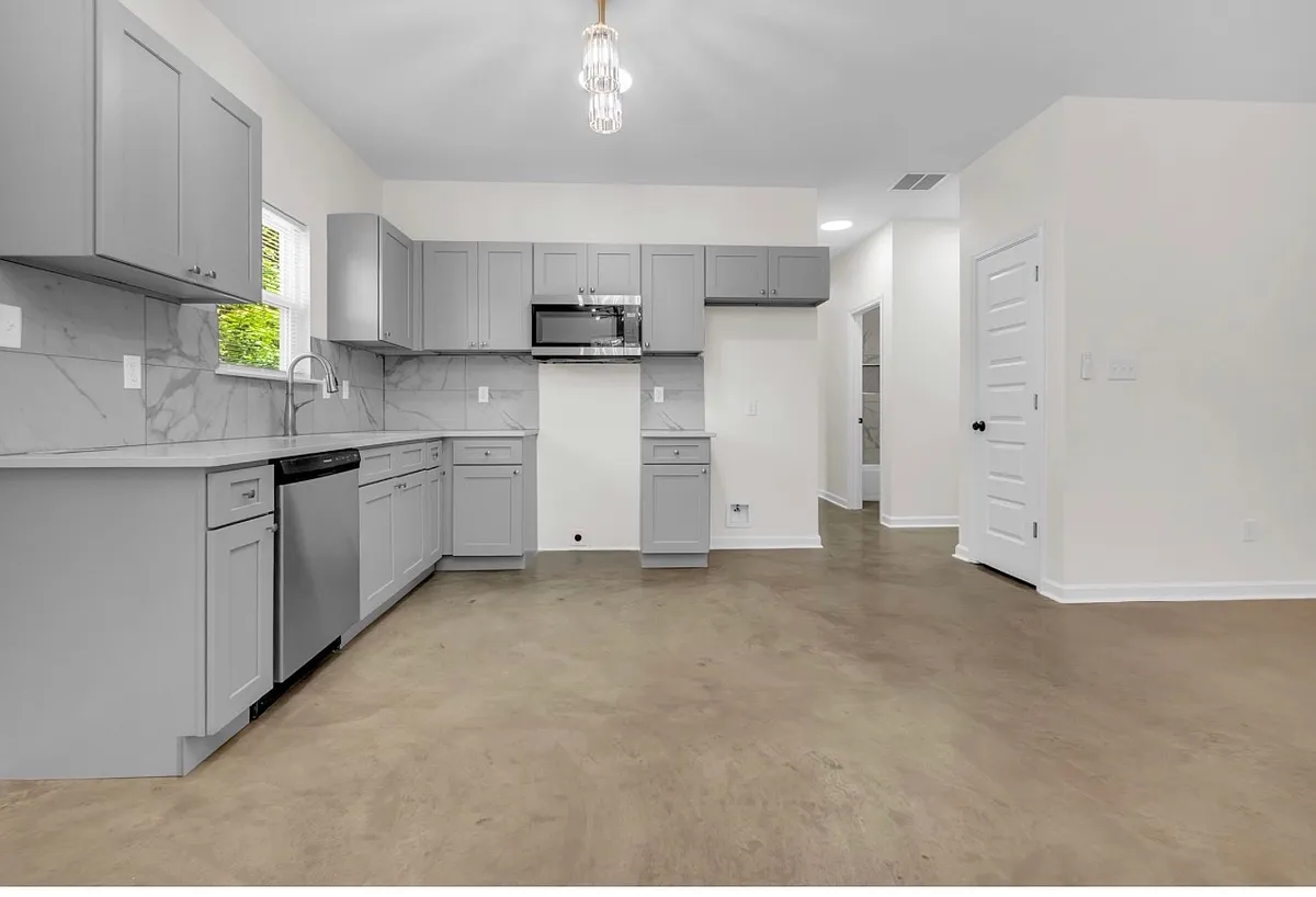 Building Photo - 1374 Dow Pl