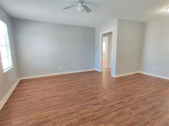 4th image of 1213 1st Ave N