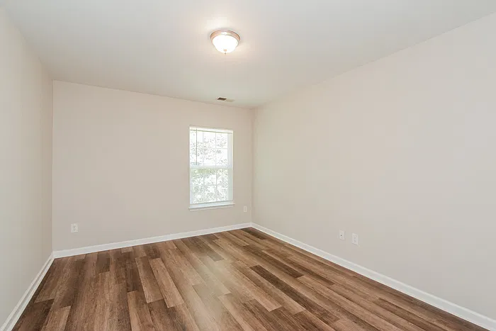 4 bed, 2.5 bath, 2318 sqft, $2,545 — Photo 4