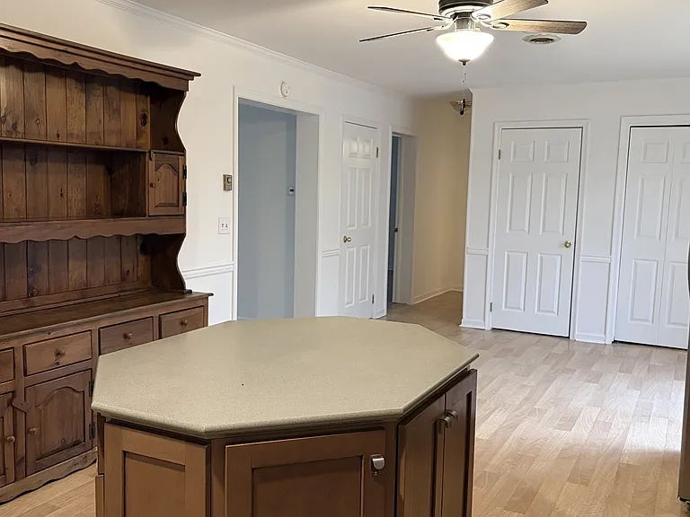 Kitchen Island to Eat-In Area