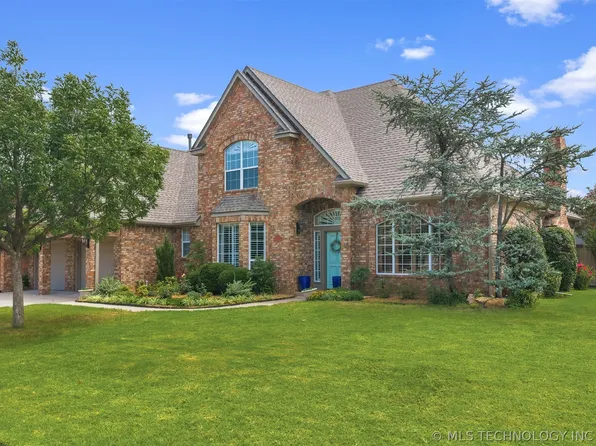 617 Riverwalk Ct, Norman, OK 73072