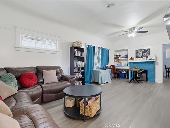 2nd image of 1007 E 42nd Pl
