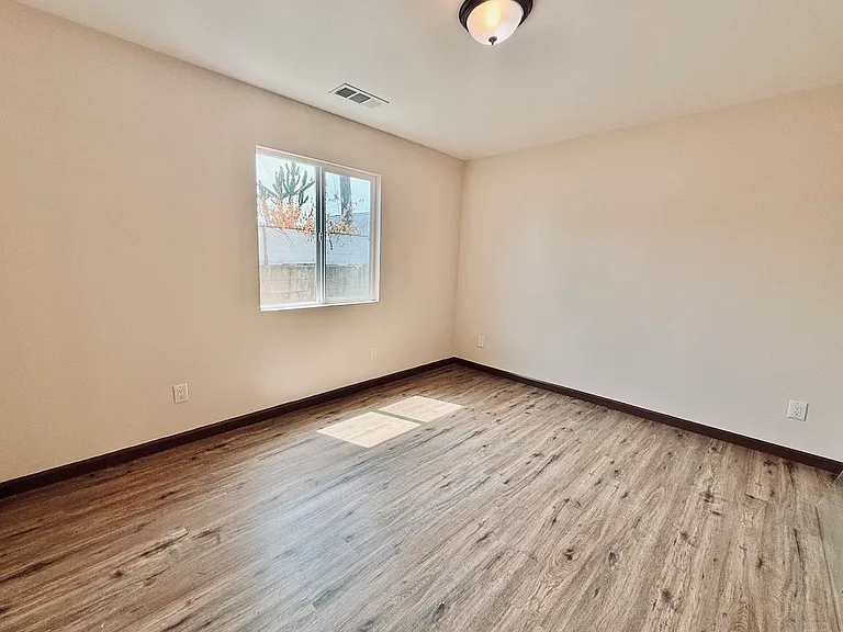 816 E 109th Pl — Photo 13