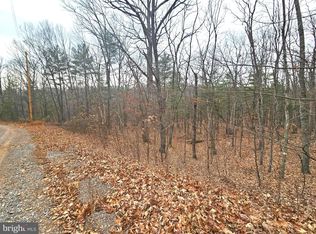 35 Oak Hill Rd, Berkeley Springs, WV 25411