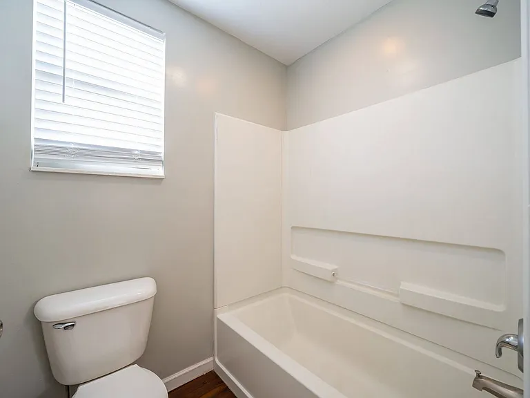 East Village Apartments — Photo 59