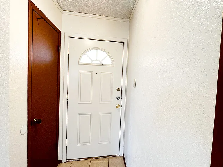 1504 Jefferis Ave — Photo 3
