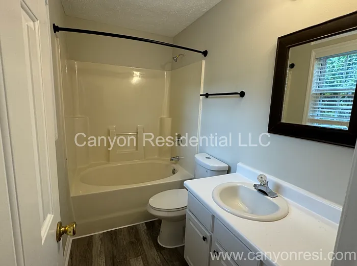 229 Lakeside Rd — Photo 12