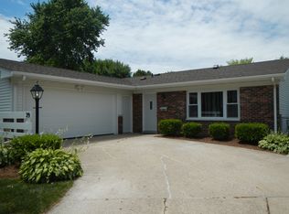 29 Squires Rd, Springfield, IL 62704