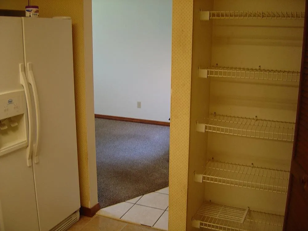 2 bed, 924 sqft, $1,300 — Photo 4