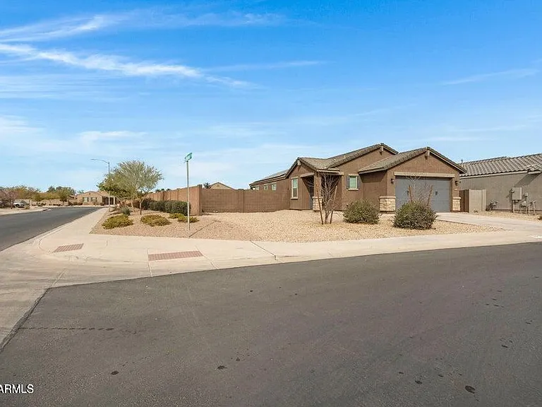 2570 E Corazon Trl — Photo 2