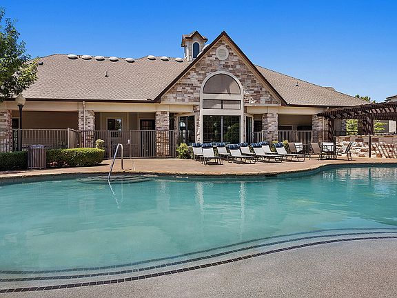 C208690_PinnacleRidge_Pool3_03