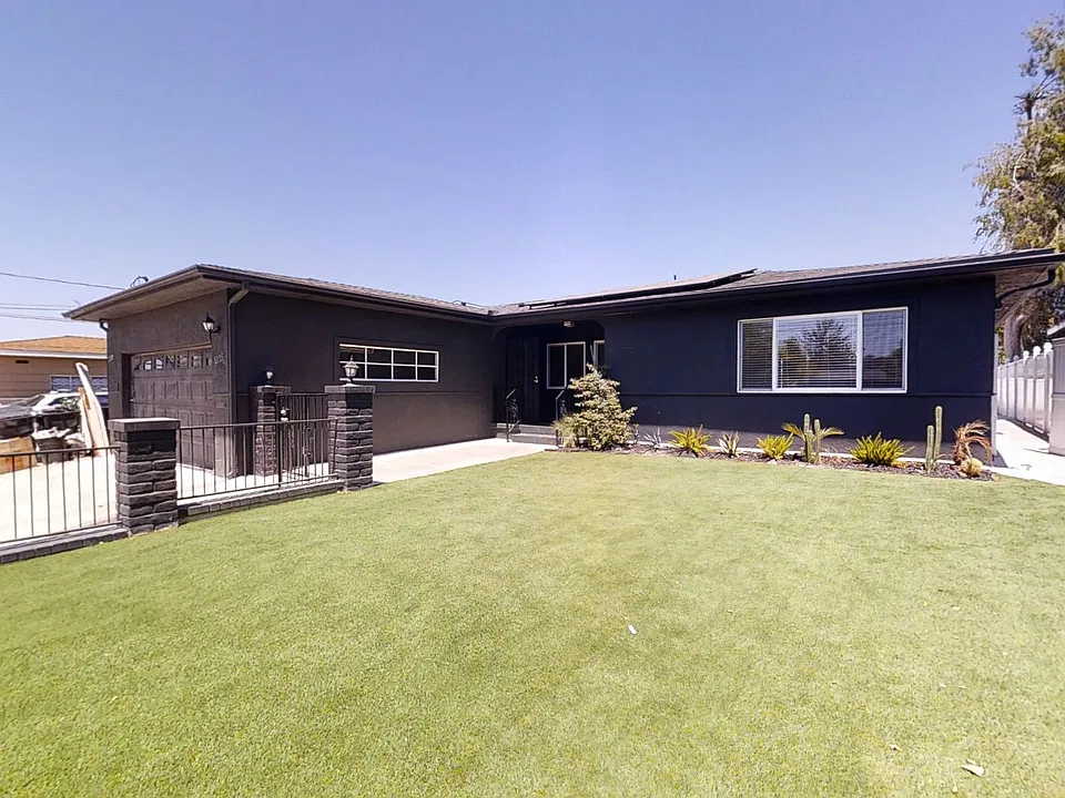 5335 W Falls View Dr