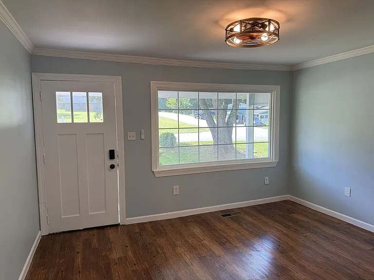 161 Kathryn Rd — Photo 2