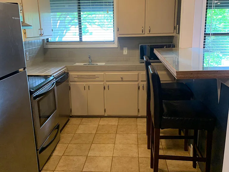 25835 Woodward Ave #104 — Photo 7