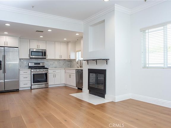 2nd image of 815 S Harvard Blvd #201