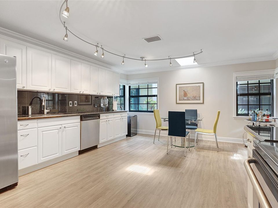 1st image of 905 SE 12th Court #17