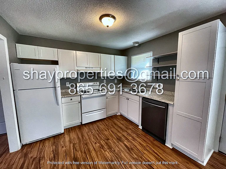 8220 Fallen Rock Dr — Photo 3