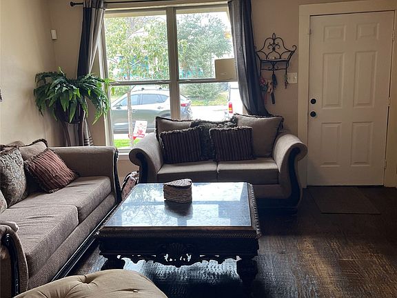 4th image of 3610 Bertrand Ave