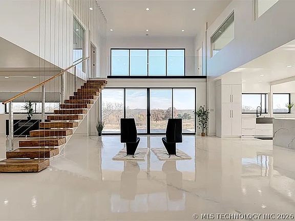 5th image of 546 Mockingbird Rd