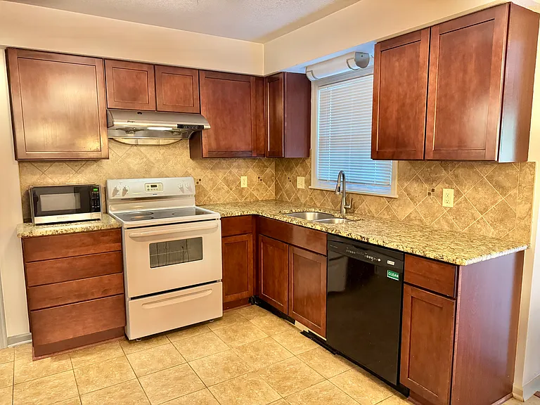 5204 Brookside Blvd — Photo 7