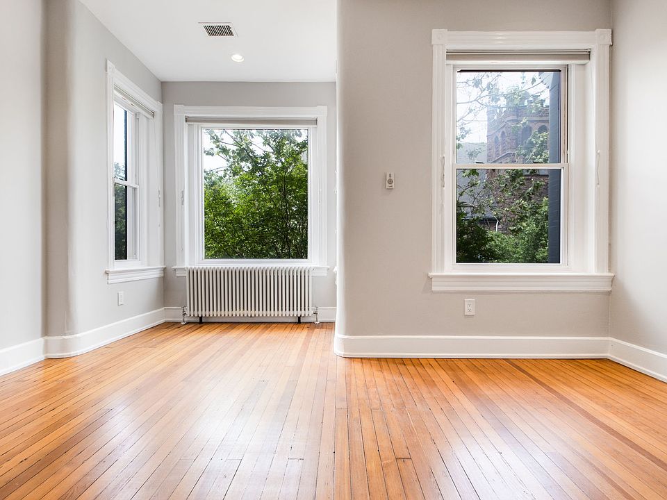1st image of 8 R St NW #1