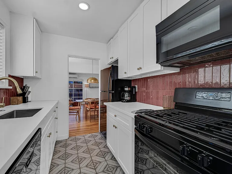 5512 Willowcrest Ave — Photo 9