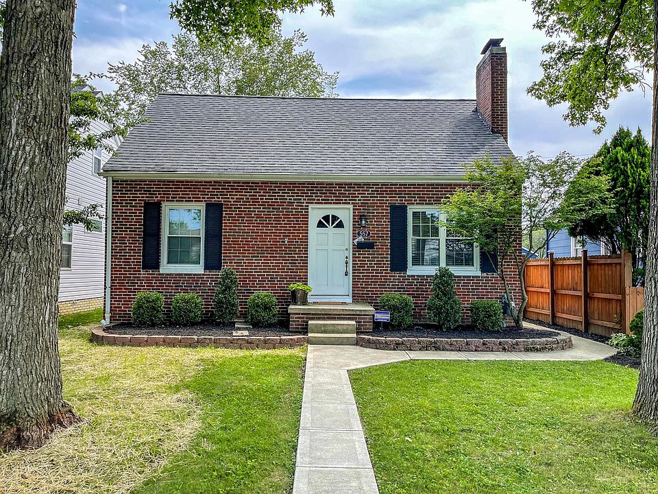 1st image of 557 E Royal Forest Blvd
