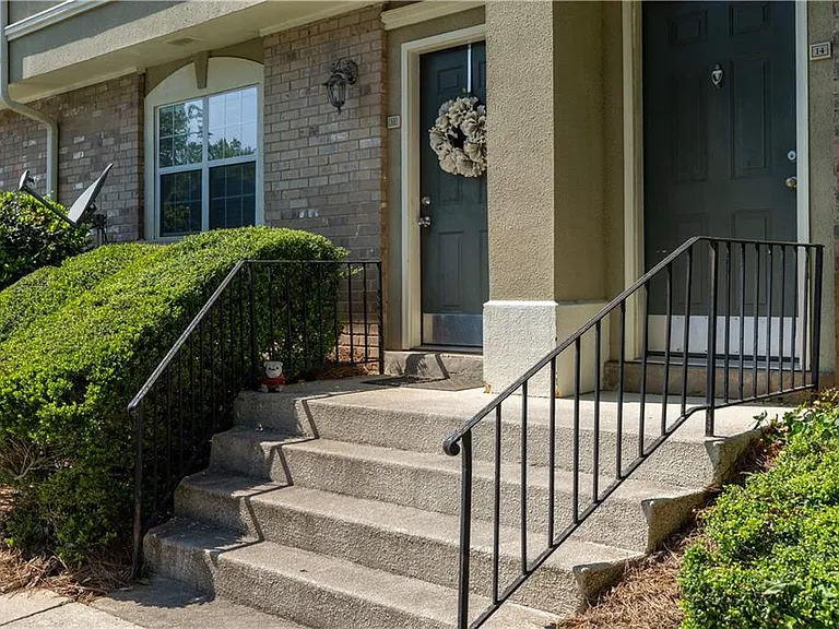 6900 Roswell Rd #N13 — Photo 2